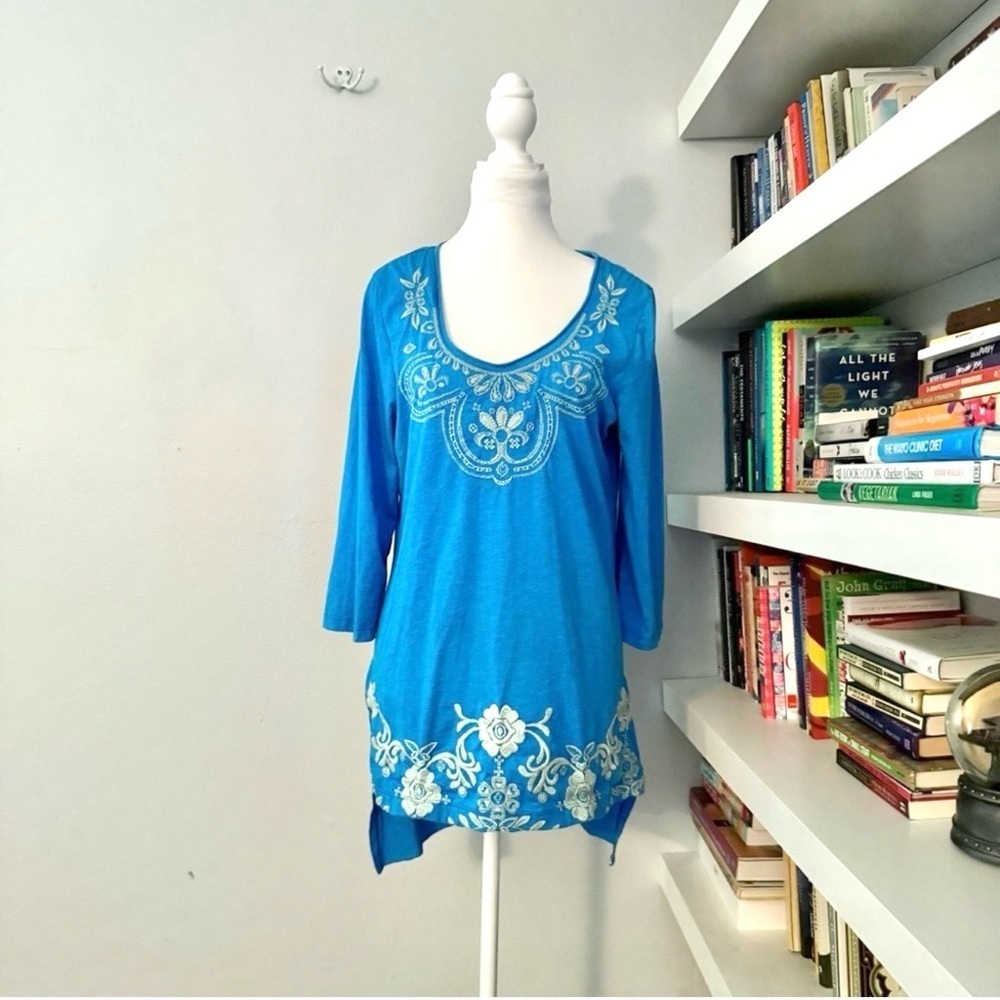 Johnny Was Blue Tunic with White Embroidery Large